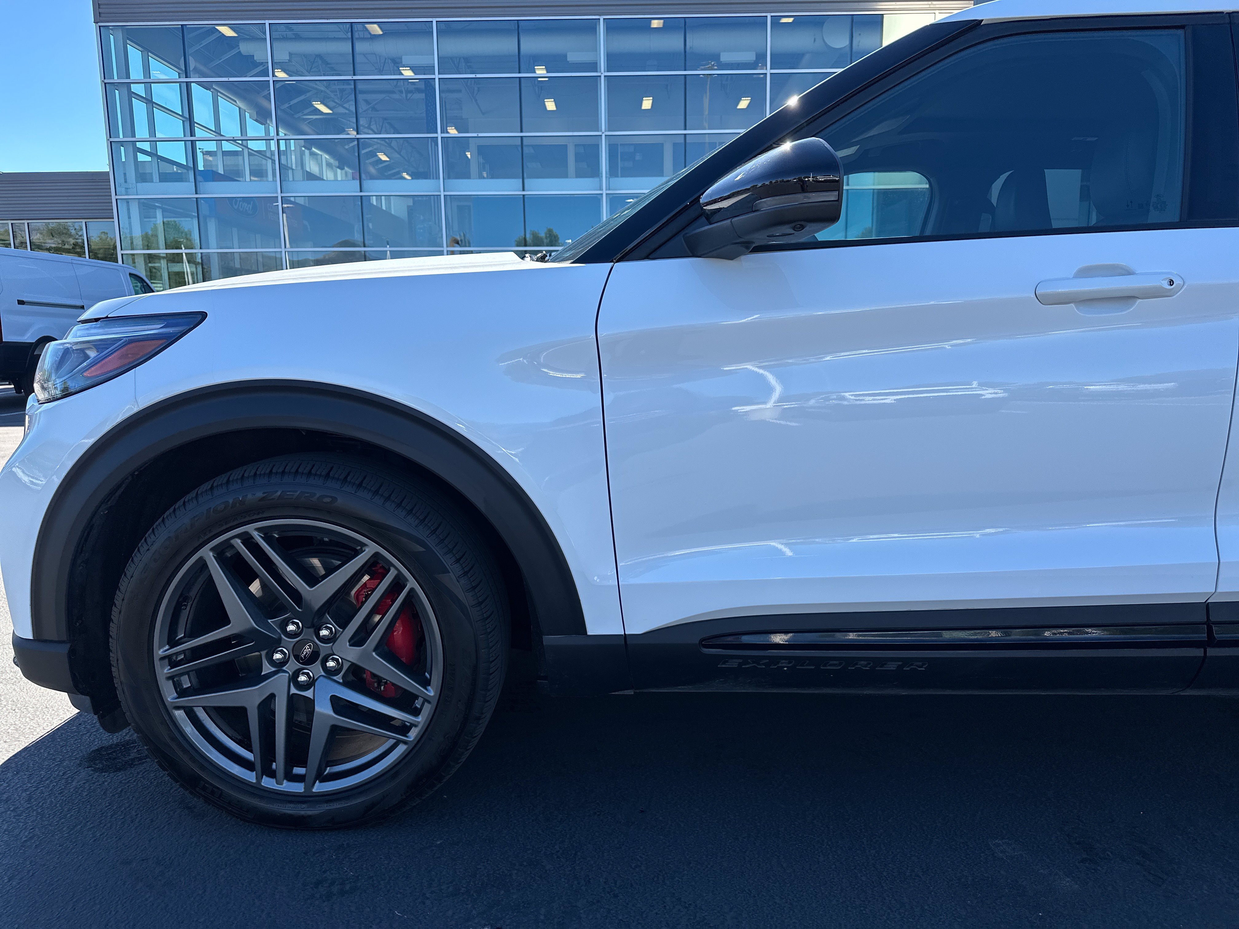 Used 2025 Ford Explorer ST w/ Sun And Sound Package AWD/4WD image 9