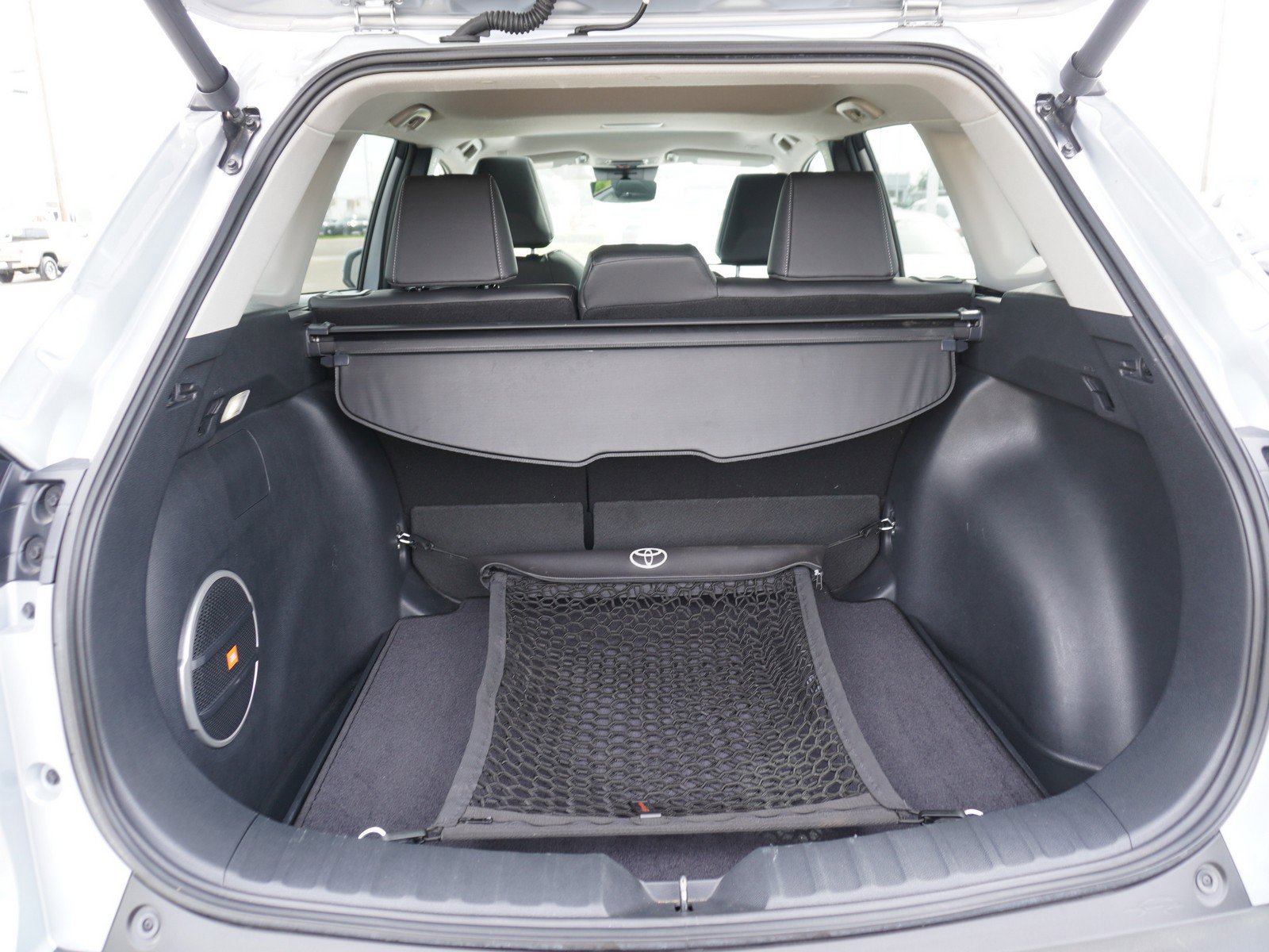 Used 2024 Toyota Corolla Cross XLE w/ Convenience Package image 11