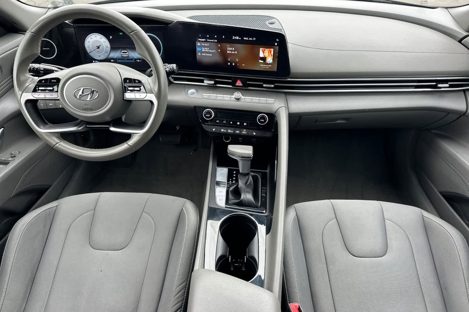 Used 2023 Hyundai Elantra SEL w/ Convenience Package image 3