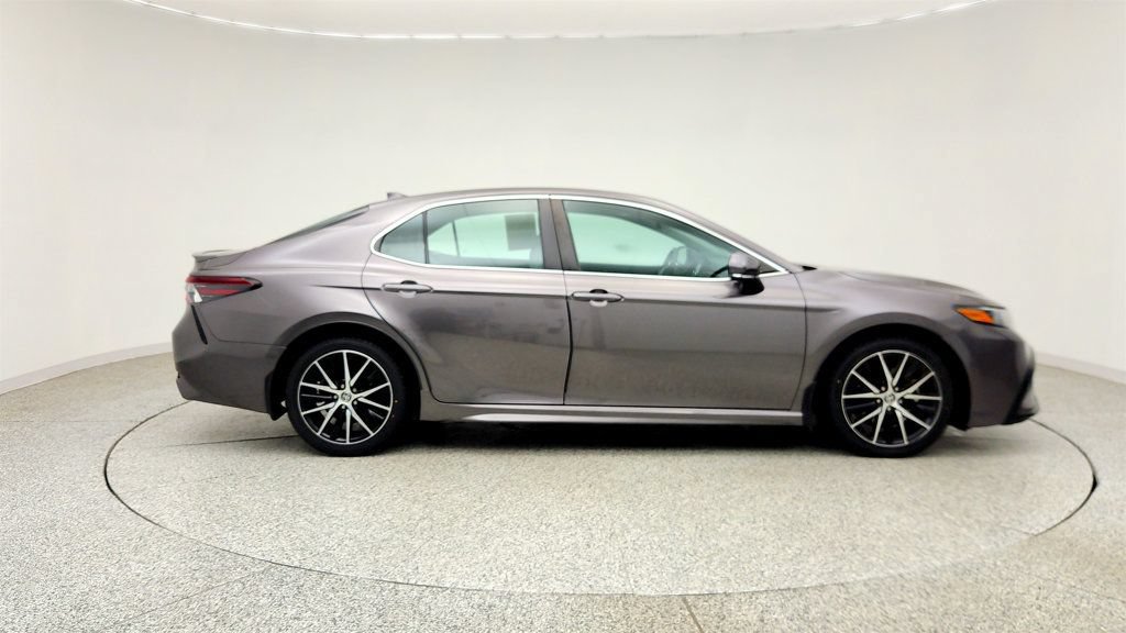 Used 2023 Toyota Camry SE w/ Cold Weather Package AWD/4WD image 4