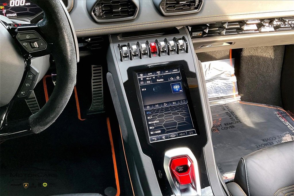 Used 2020 Lamborghini Huracan EVO image 8