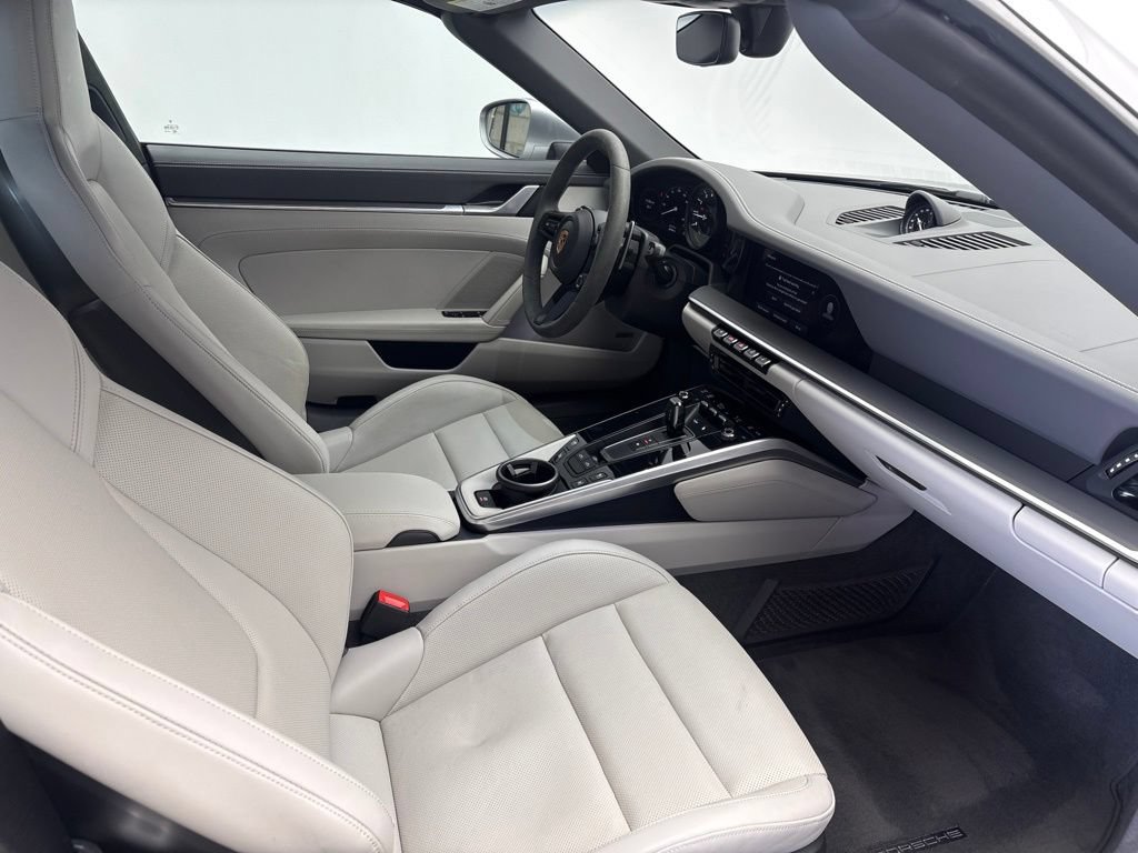 Certified 2024 Porsche 911 Targa 4 GTS AWD/4WD image 21