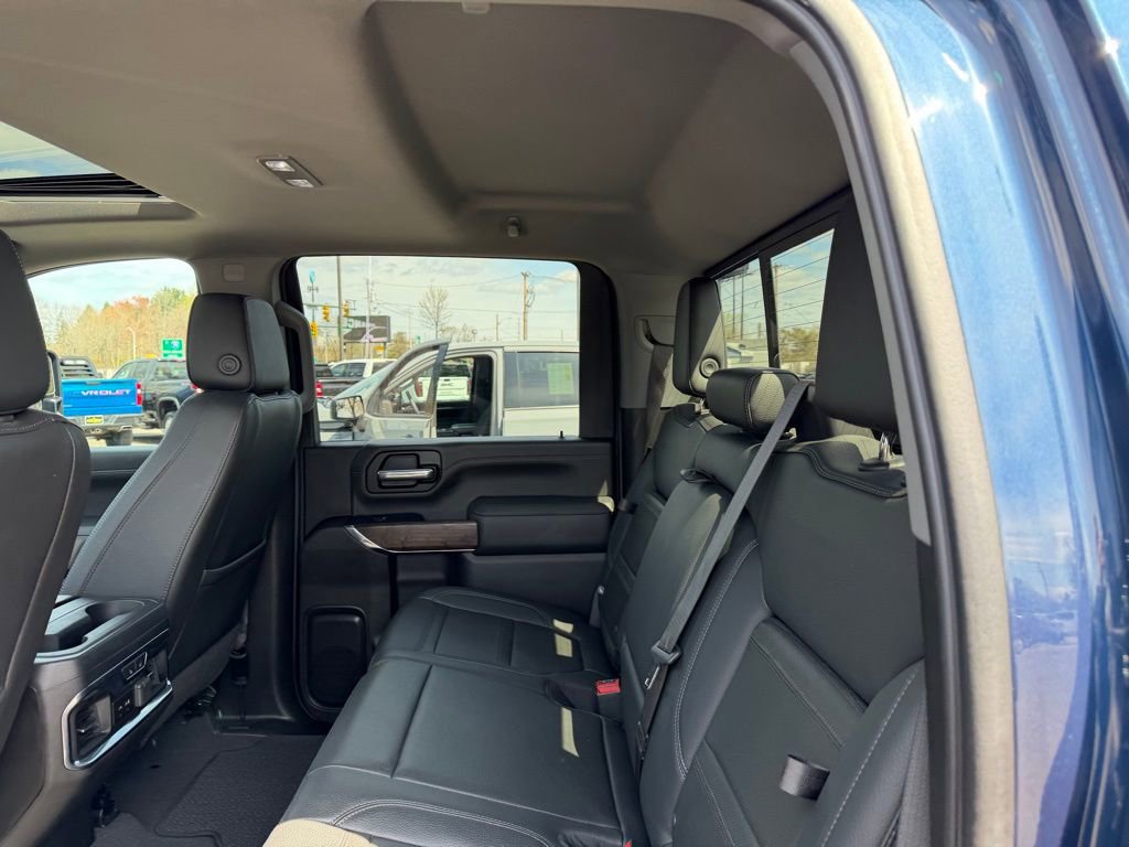 Used 2023 GMC Sierra 3500 Denali w/ Denali Ultimate Package AWD/4WD image 11