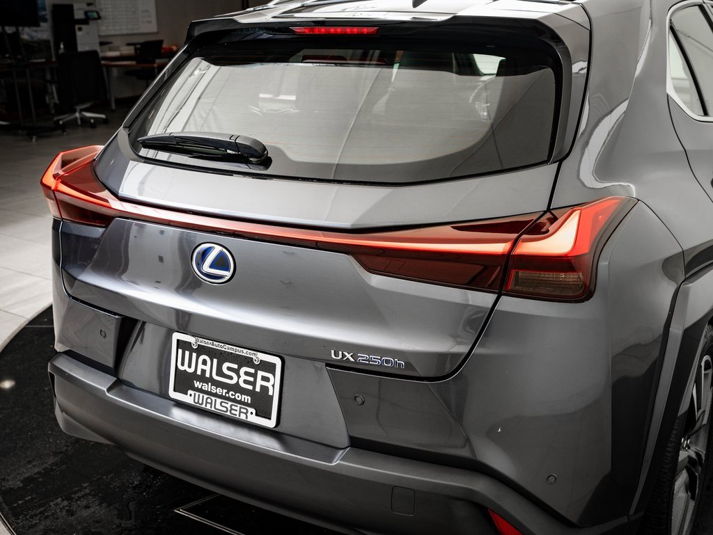 Used 2022 Lexus UX 250h w/ Premium Package image 9