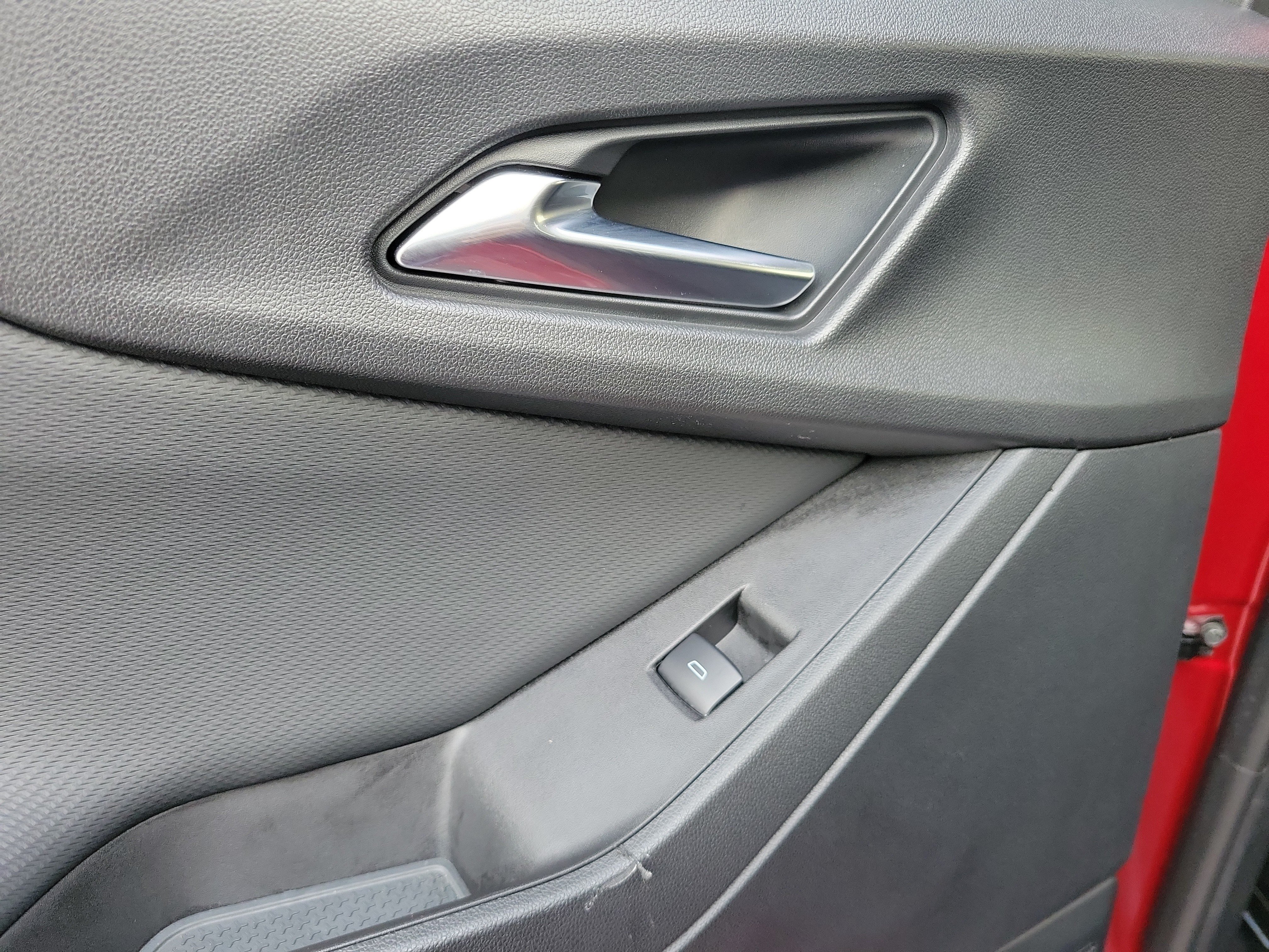 Used 2025 Chevrolet Equinox LT w/ Safety and Technology Package FWD image 25
