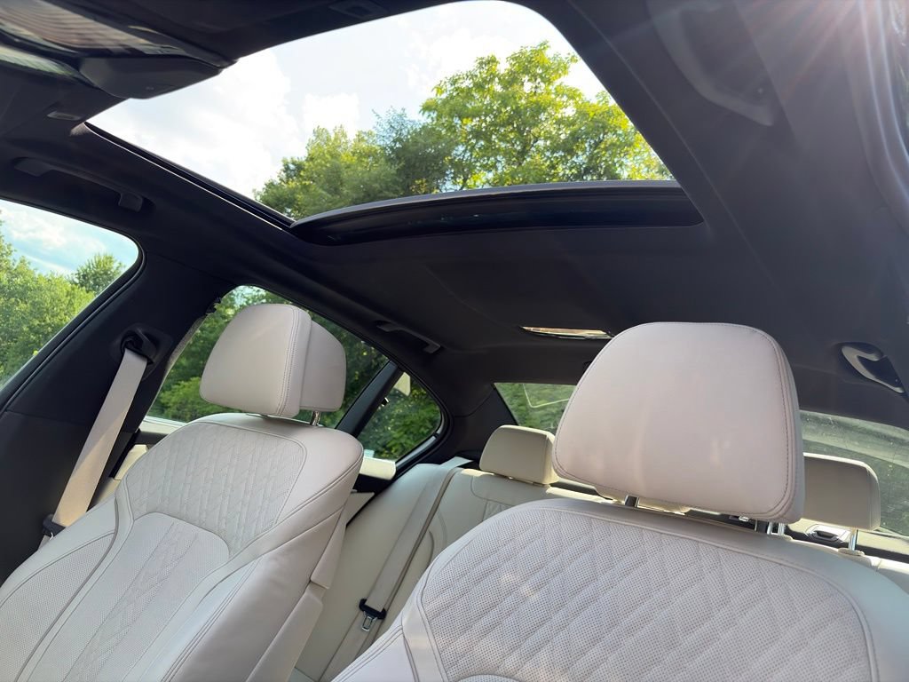 Certified 2023 BMW 540i xDrive w/ Executive Package AWD/4WD image 12