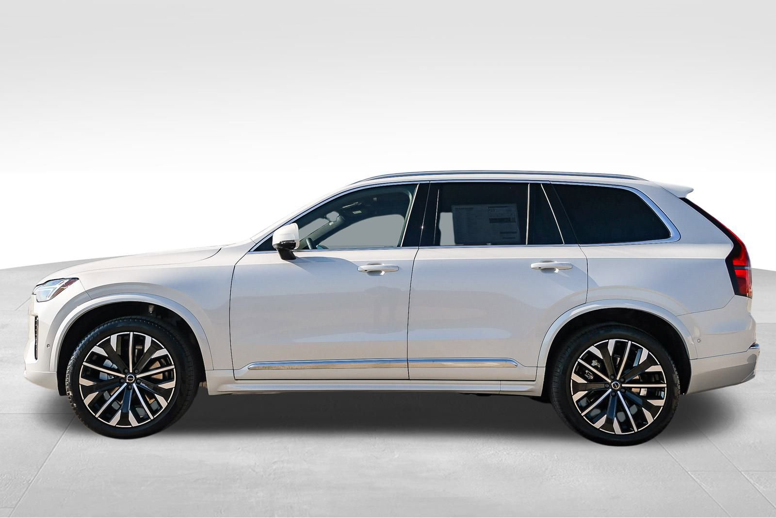 New 2026 Volvo XC90 B6 Ultra w/ Protection Package image 8