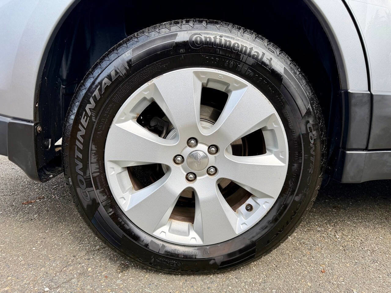 Used 2011 Subaru Outback 2.5i Premium AWD/4WD image 29