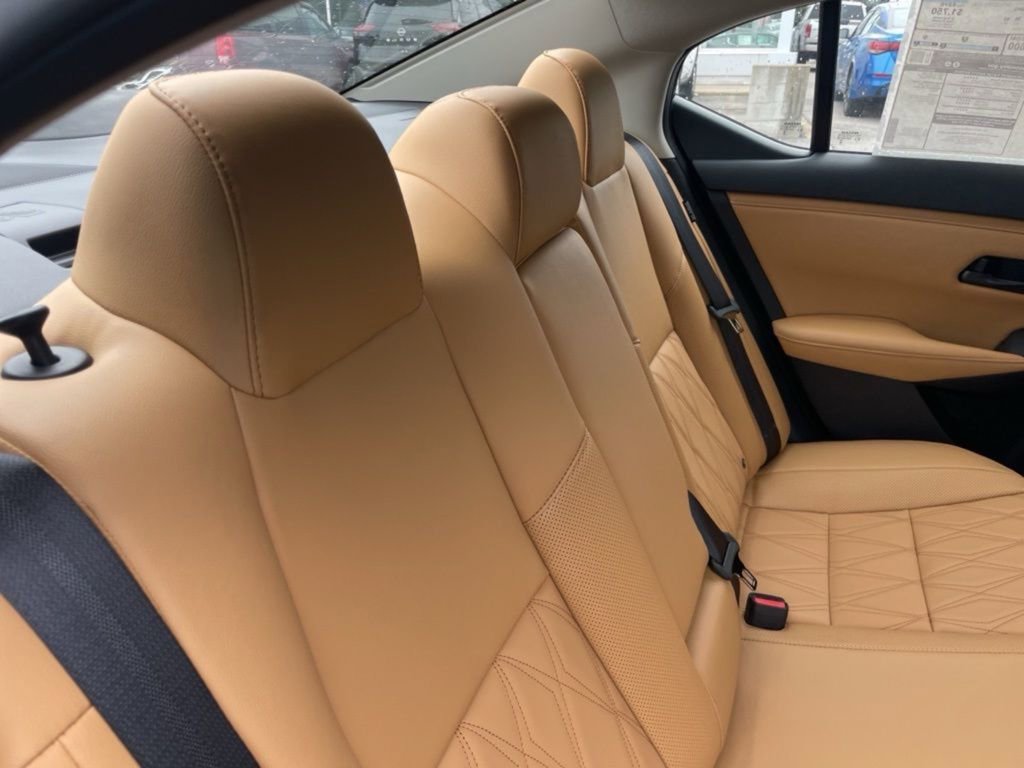 Used 2024 Nissan Sentra SV w/ SV Premium Package image 13