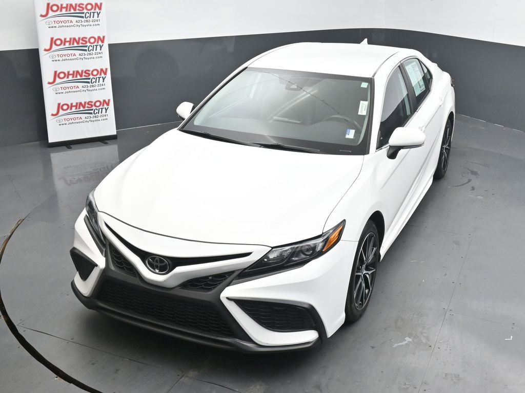 Used 2024 Toyota Camry SE FWD image 30