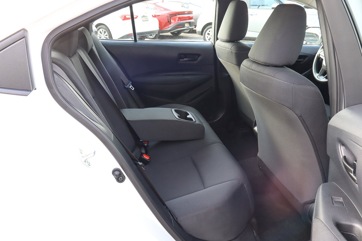 Used 2025 Toyota Corolla LE FWD image 21