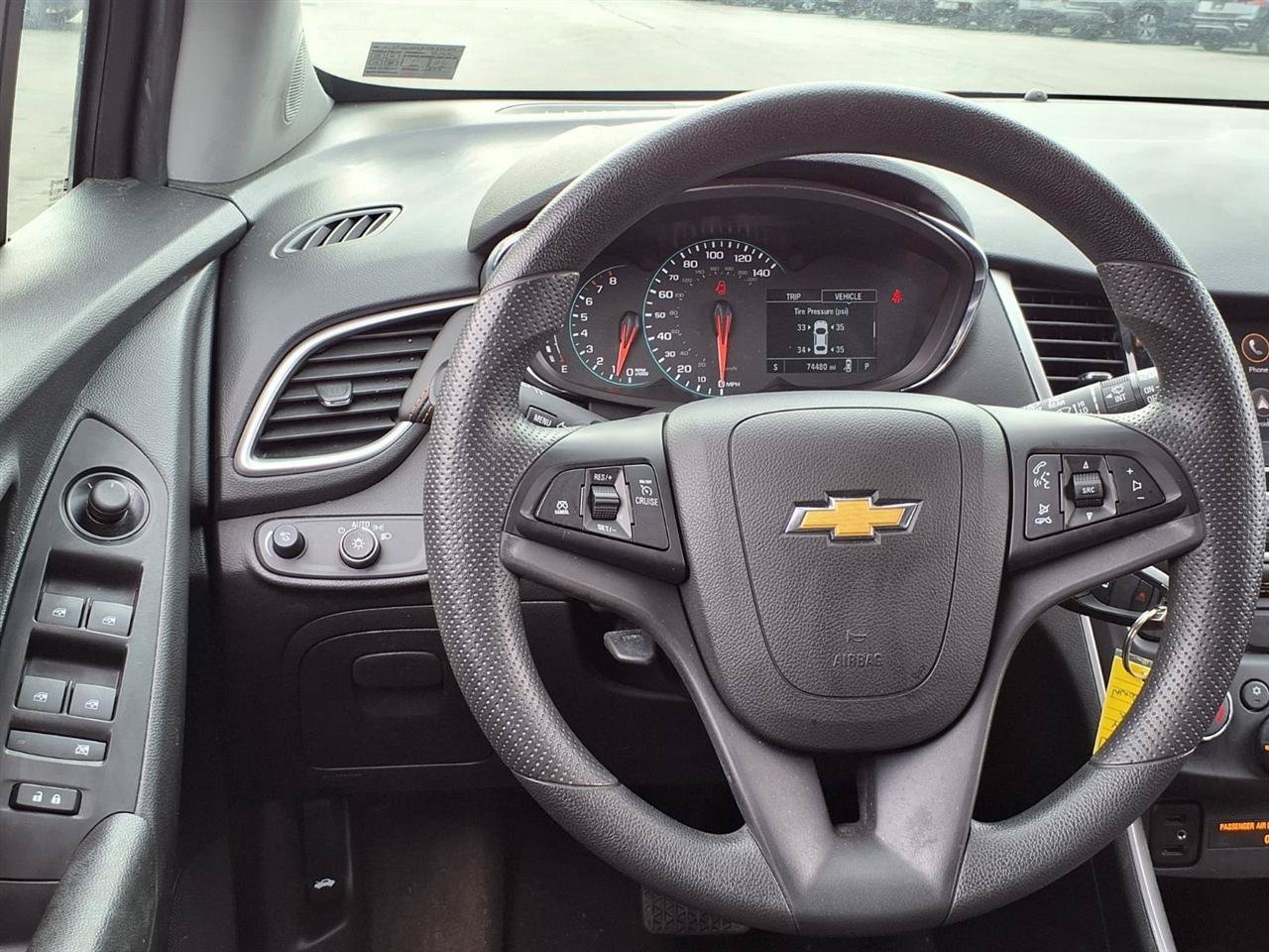 Used 2021 Chevrolet Trax LS w/ Tint and Cruise Package AWD/4WD image 9