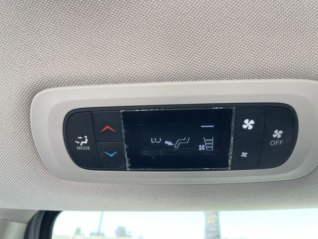 Used 2022 Chrysler Voyager LX FWD image 20