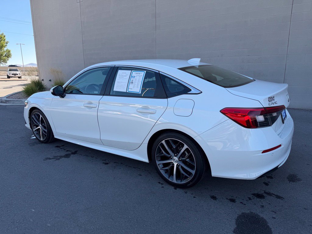 Used 2024 Honda Civic Touring image 3