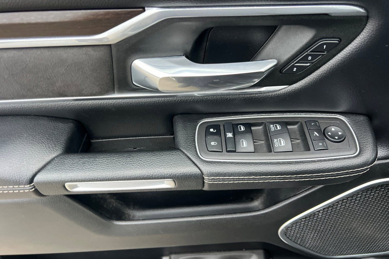 Used 2022 RAM 1500 Laramie image 8