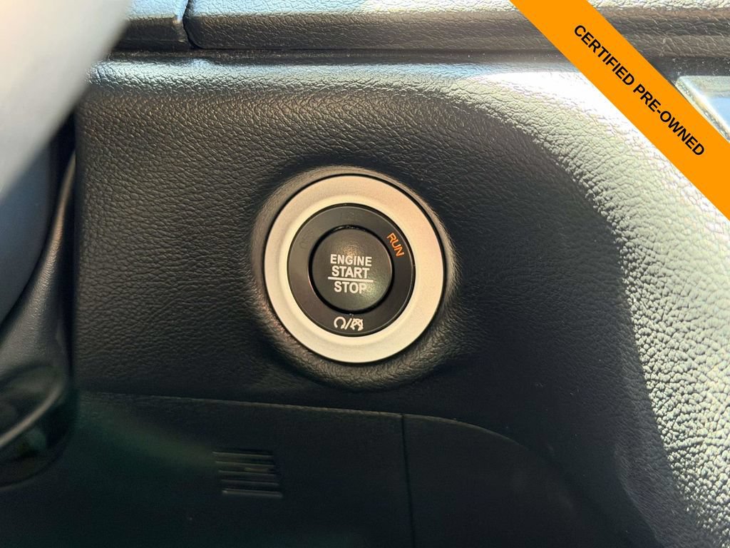 Certified 2025 Chrysler Pacifica Select FWD image 21