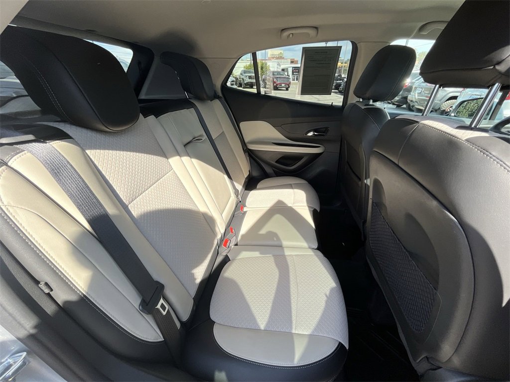 Used 2021 Buick Encore Preferred w/ Safety Package image 33