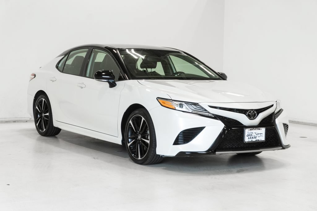 Used 2020 Toyota Camry XSE FWD image 6
