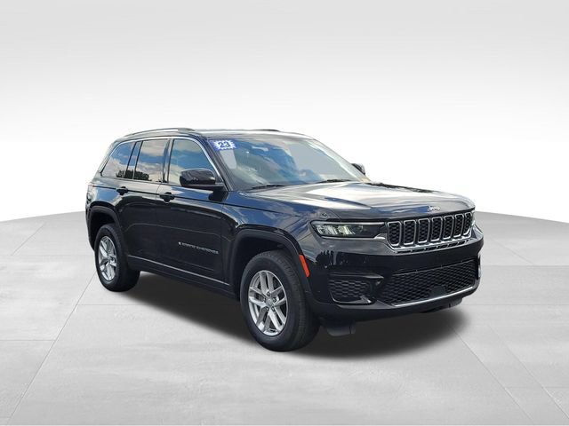 Used 2023 Jeep Grand Cherokee Laredo w/ Luxury Tech Group I AWD/4WD video 2