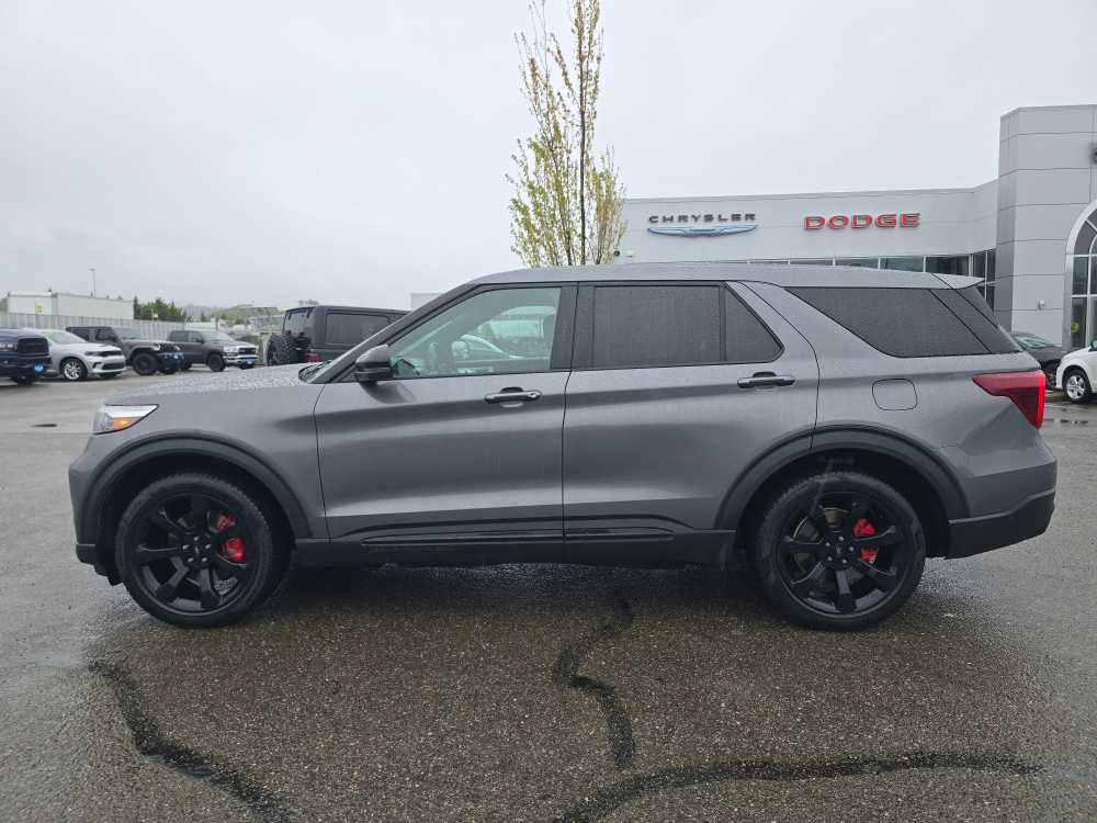 Used 2021 Ford Explorer ST w/ Equipment Group 401A AWD/4WD image 2