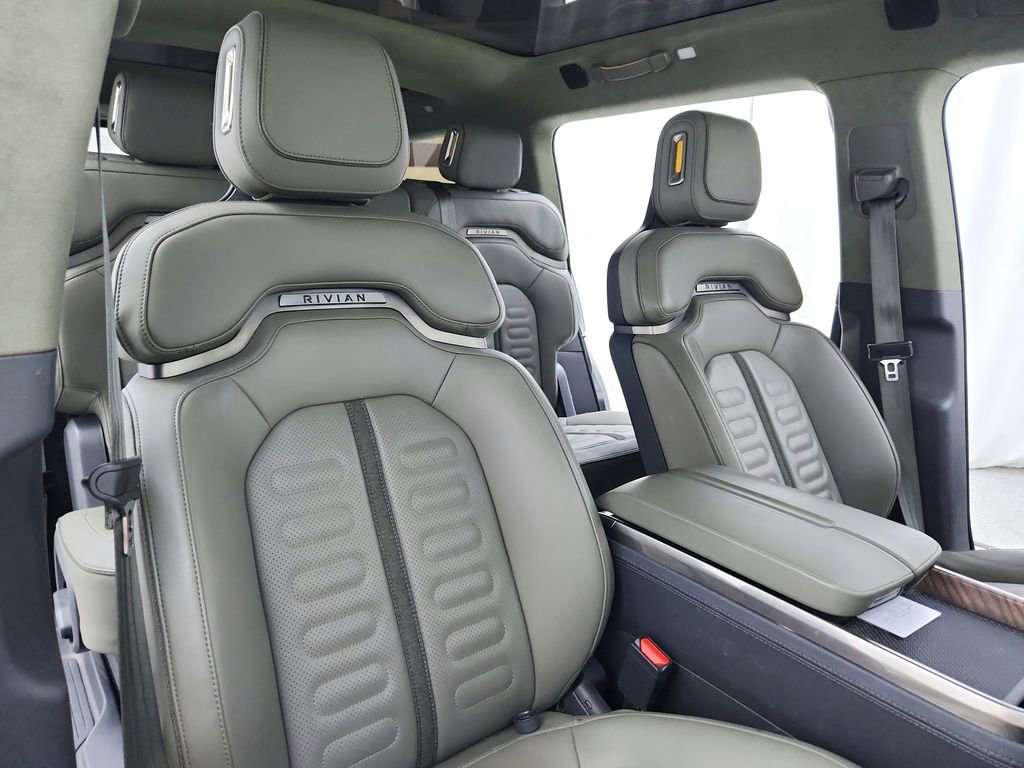 Used 2023 Rivian R1S Adventure image 23