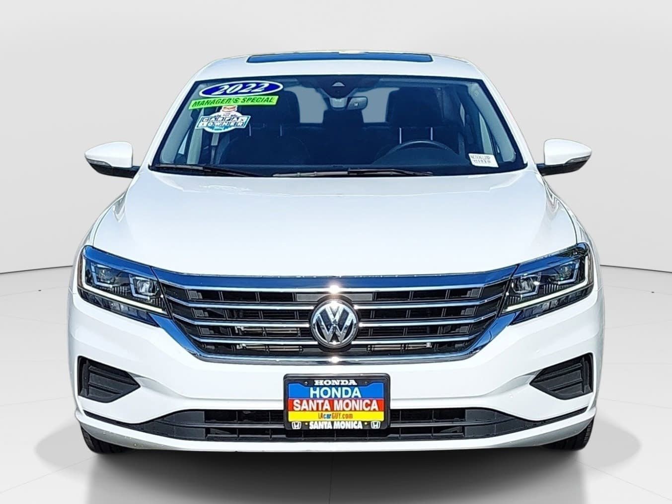 Used 2022 Volkswagen Passat 2.0T SE image 2