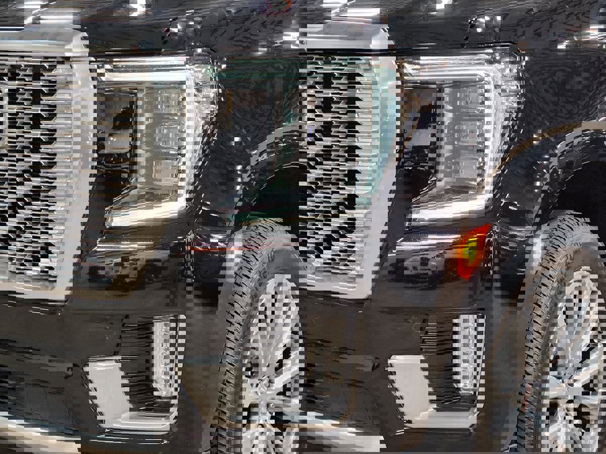 Used 2024 GMC Yukon Denali image 14