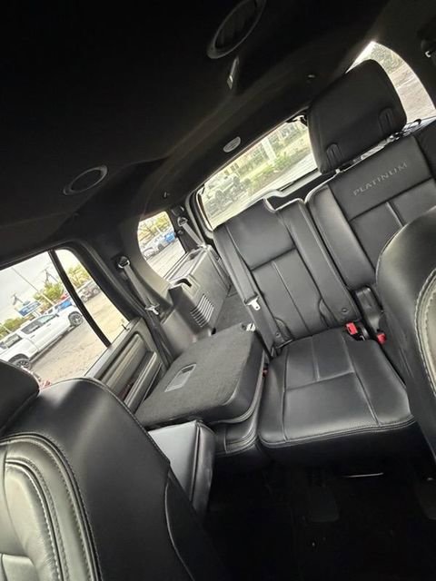 Used 2017 Ford Expedition Platinum AWD/4WD image 7