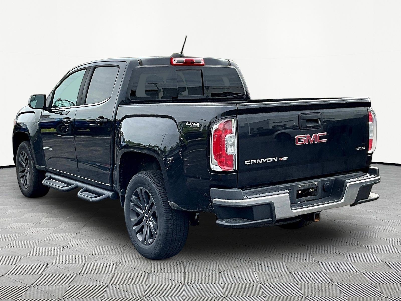 Used 2020 GMC Canyon SLE w/ Elevation Edition AWD/4WD image 4