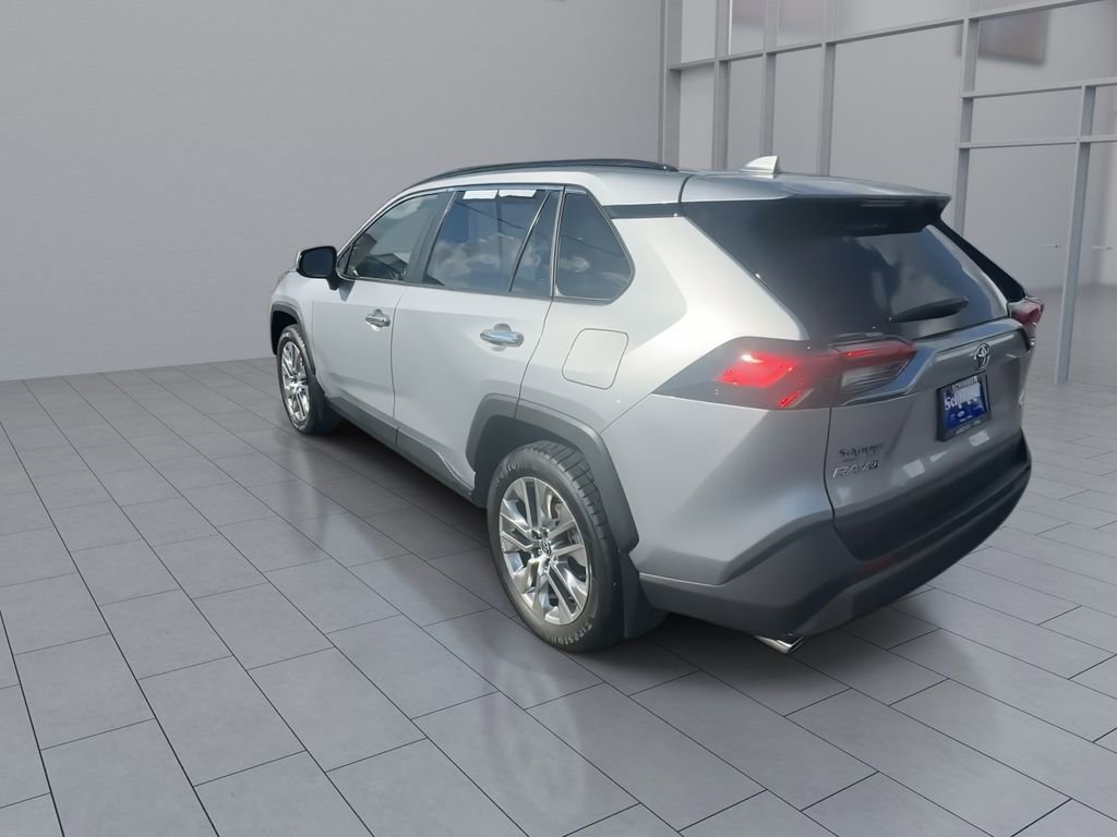 Used 2021 Toyota RAV4 Limited AWD/4WD image 6