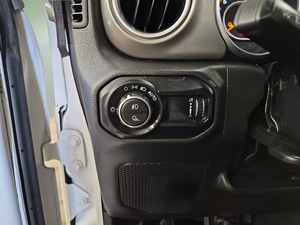 Used 2023 Jeep Gladiator Overland AWD/4WD image 17