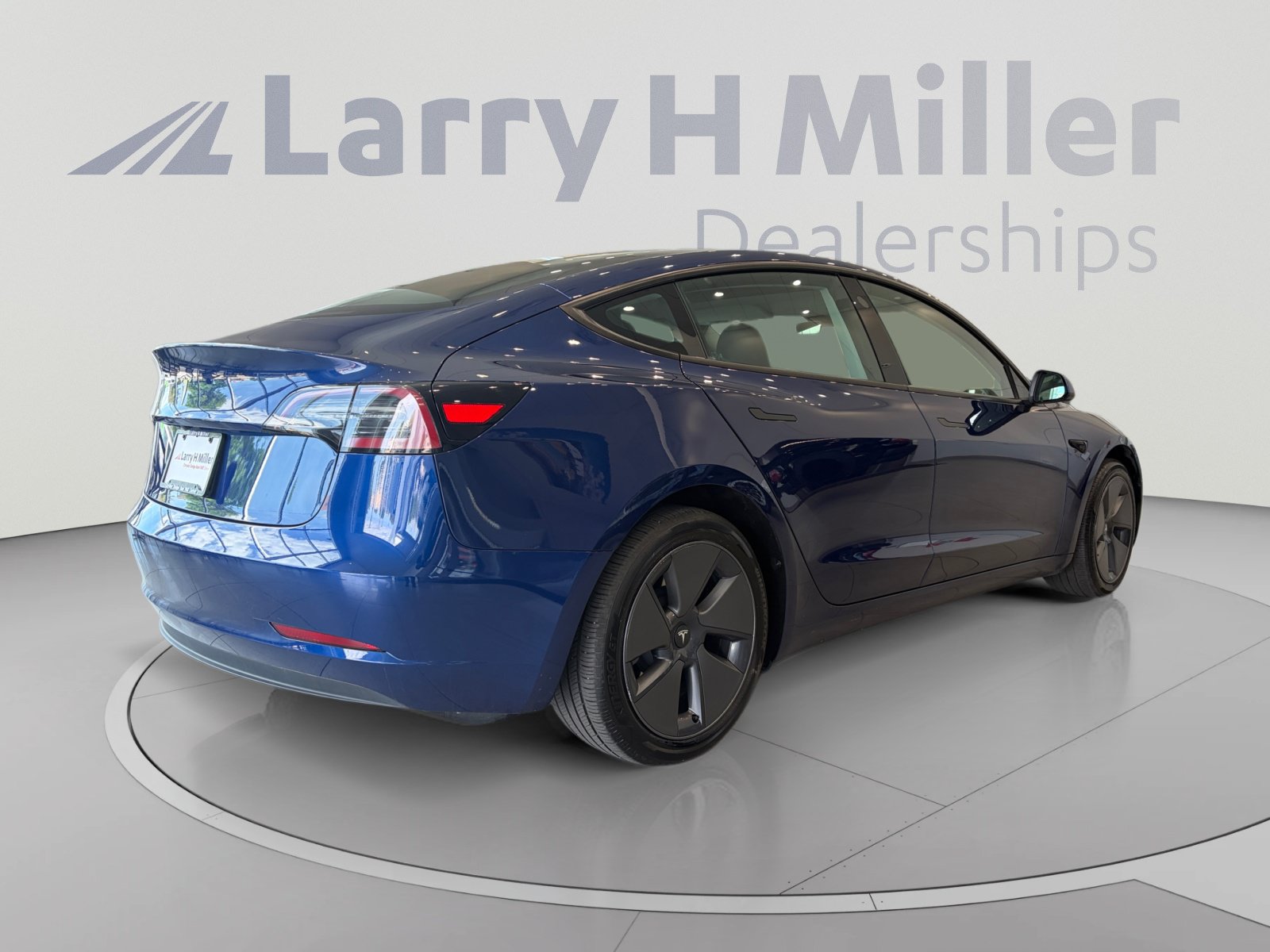 Used 2023 Tesla Model 3 Standard Range RWD image 5