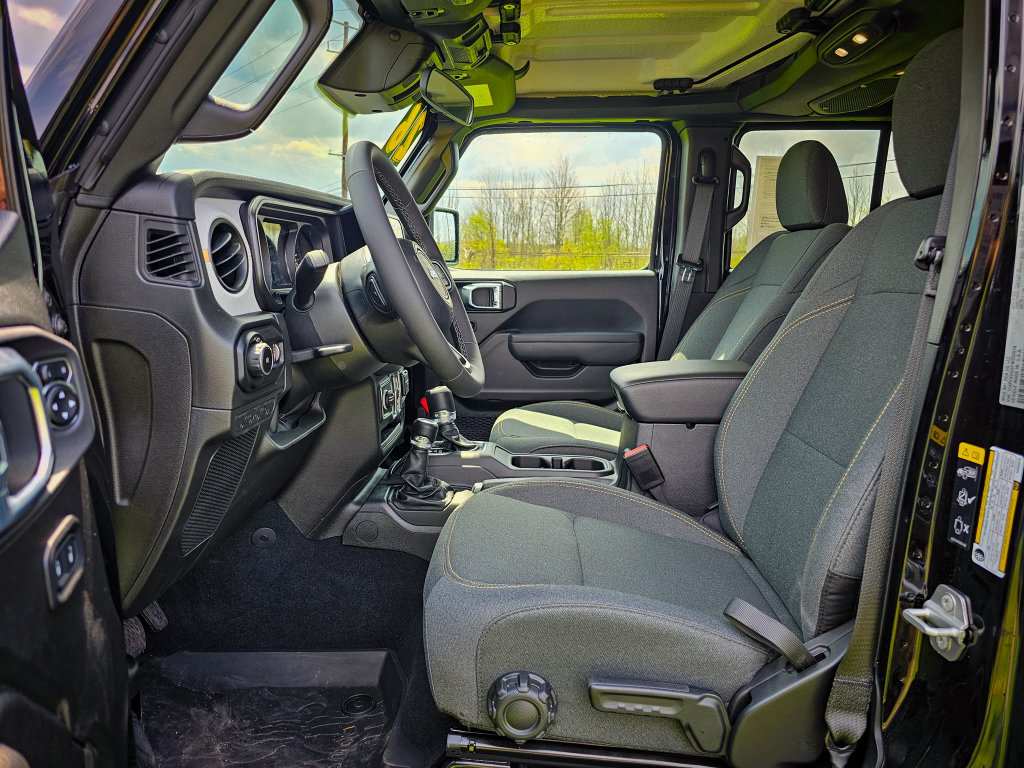 Used 2026 Jeep Wrangler Unlimited Sport AWD/4WD image 11