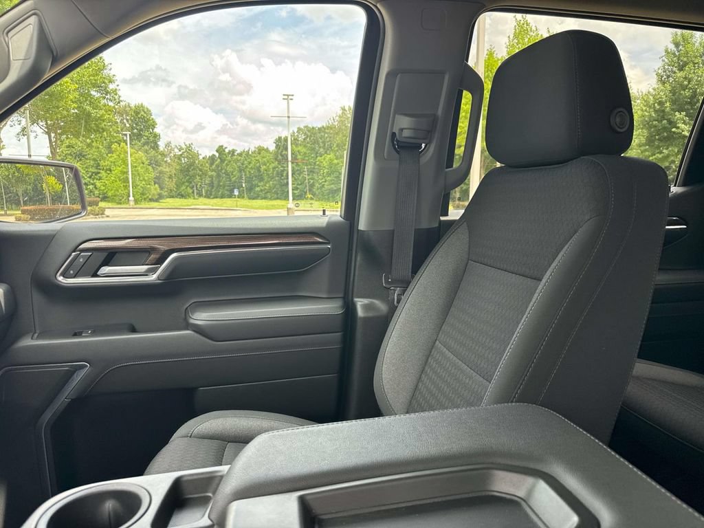Used 2023 Chevrolet Silverado 1500 LT AWD/4WD image 26