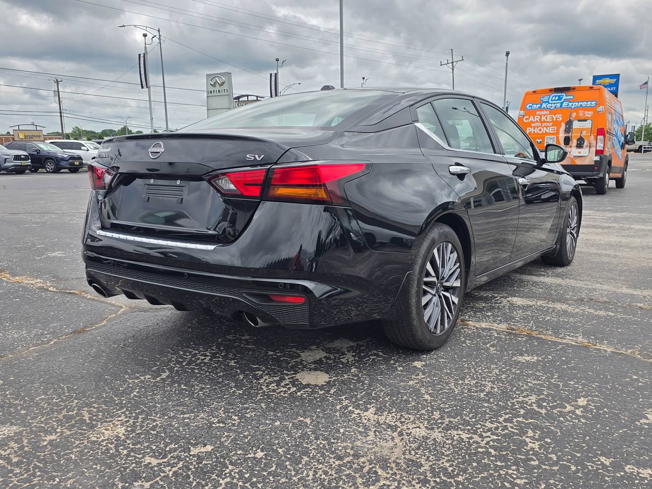 Used 2023 Nissan Altima 2.5 SV w/ SV Premium Package FWD image 6