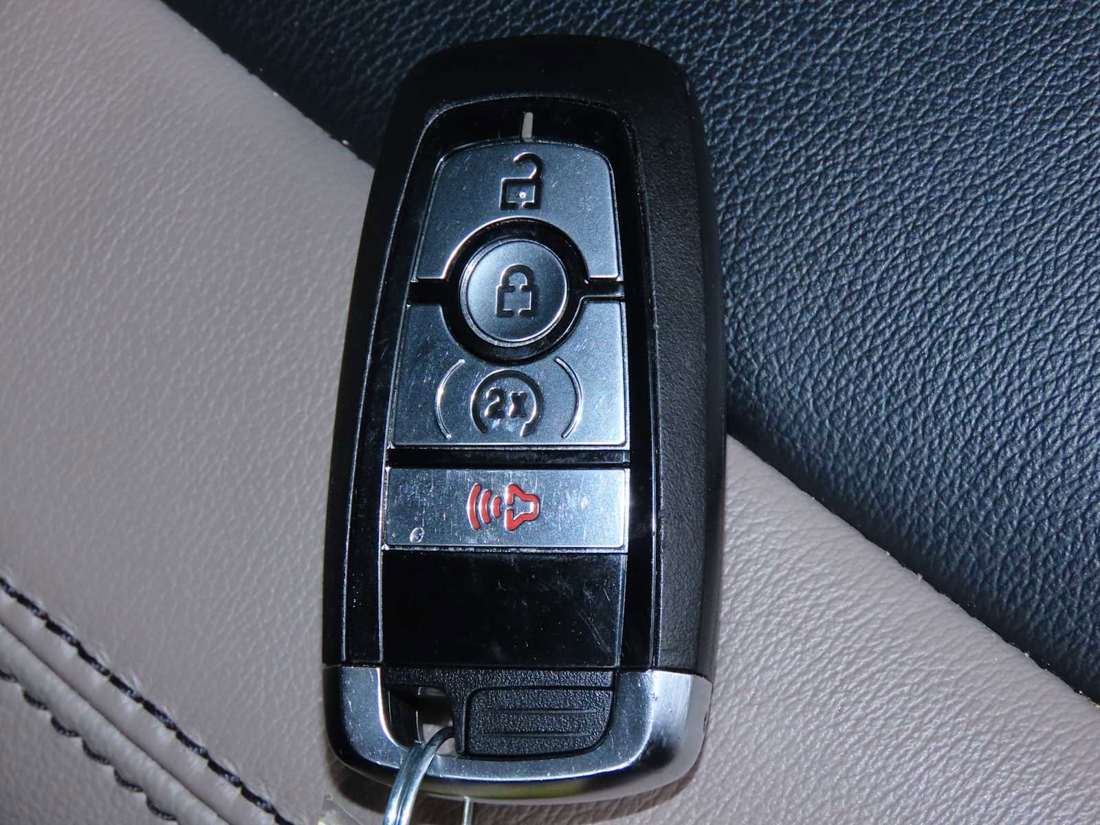 Certified 2024 Ford Bronco Wildtrak image 32