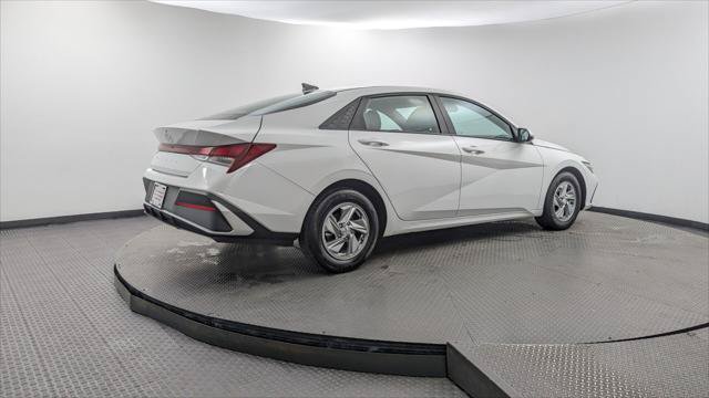 Used 2025 Hyundai Elantra SE FWD image 8