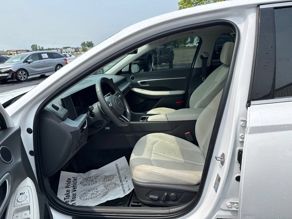 Used 2025 Hyundai Sonata SEL FWD image 28