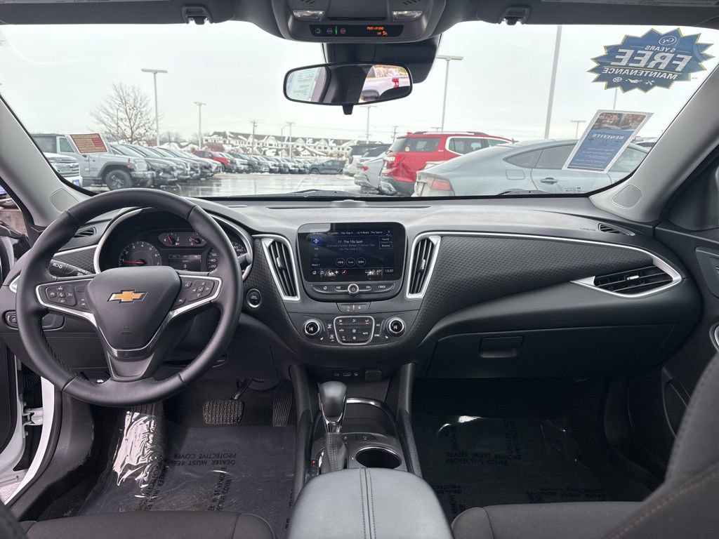 Used 2024 Chevrolet Malibu LT image 35