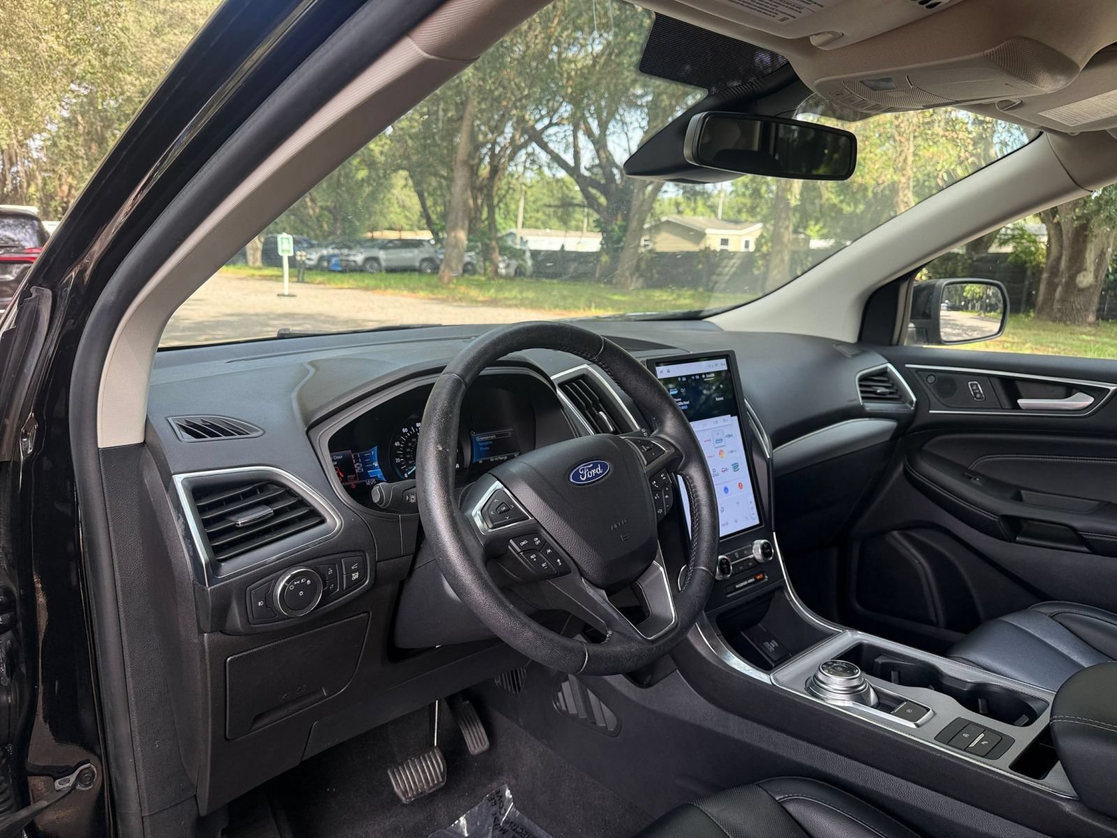 Used 2022 Ford Edge Titanium w/ Equipment Group 301A AWD/4WD image 28