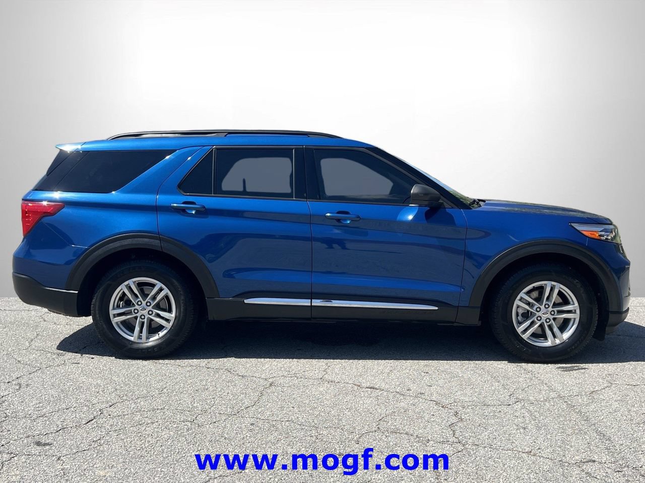 Certified 2023 Ford Explorer XLT w/ Equipment Group 202A RWD image 25