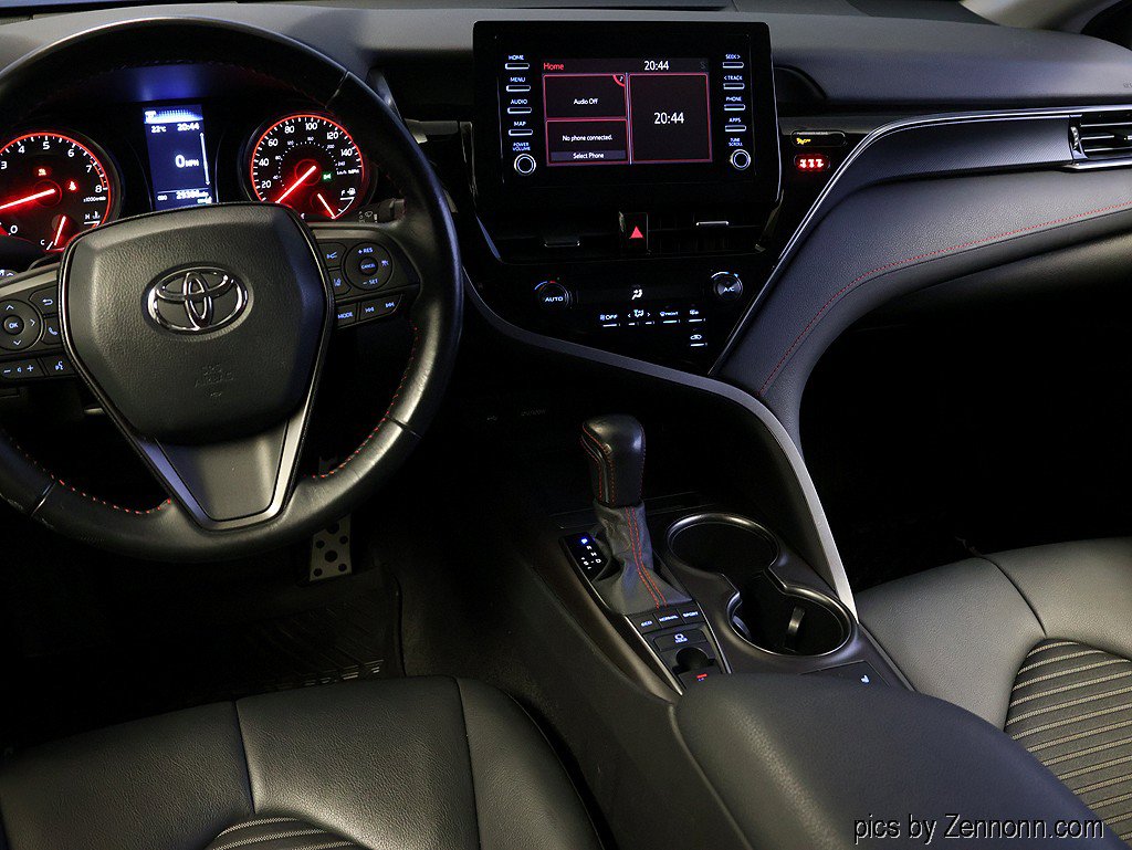 Used 2022 Toyota Camry XSE FWD image 16
