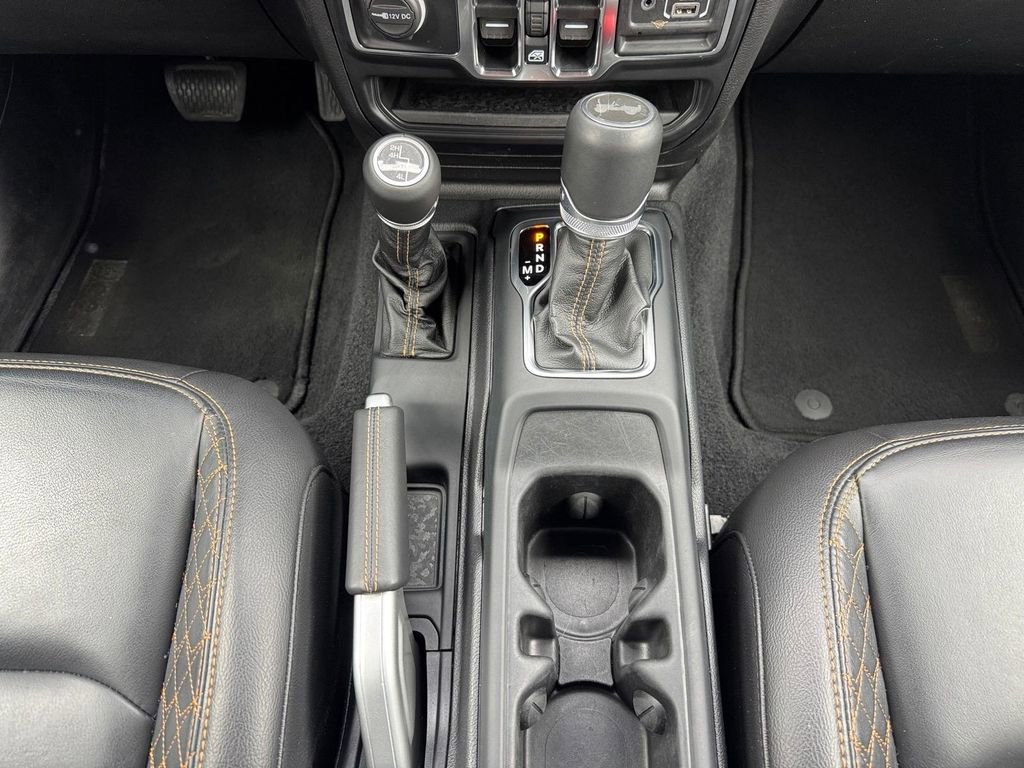 Used 2021 Jeep Wrangler Unlimited Sahara AWD/4WD image 13