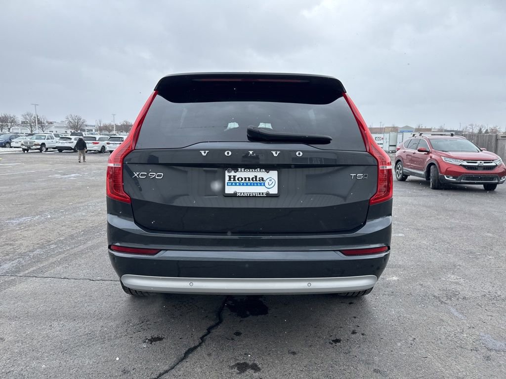 Used 2022 Volvo XC90 T5 Momentum w/ Climate Package image 6