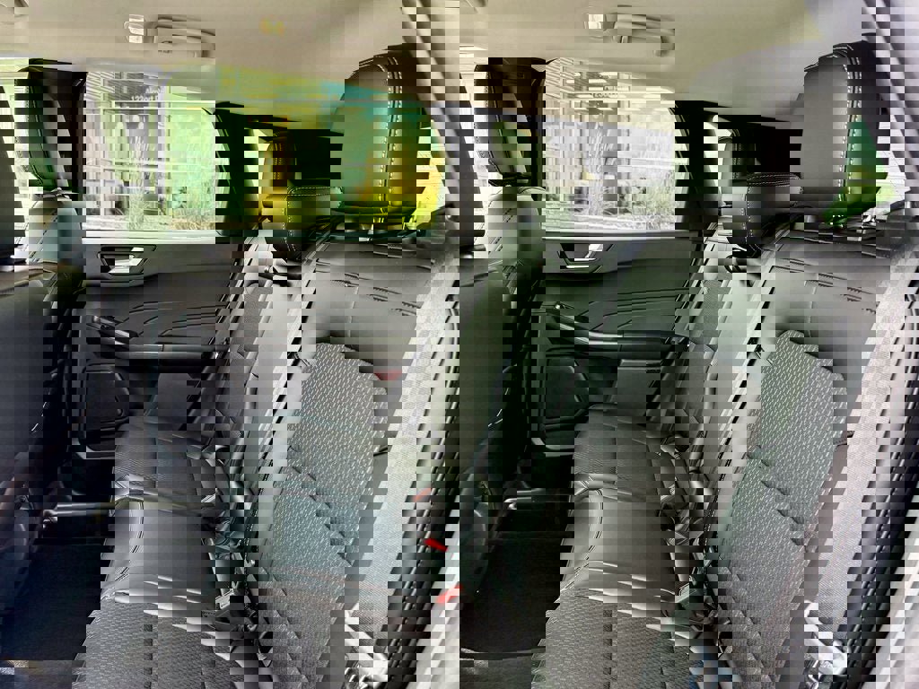 New 2025 Ford Escape SE image 10