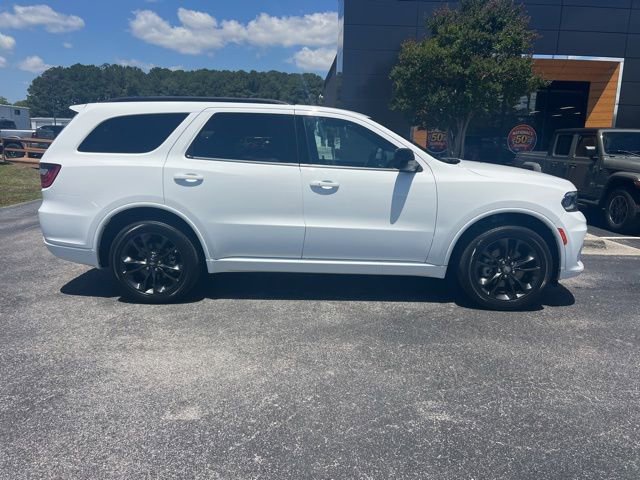 Used 2023 Dodge Durango GT w/ Blacktop Package AWD/4WD image 2