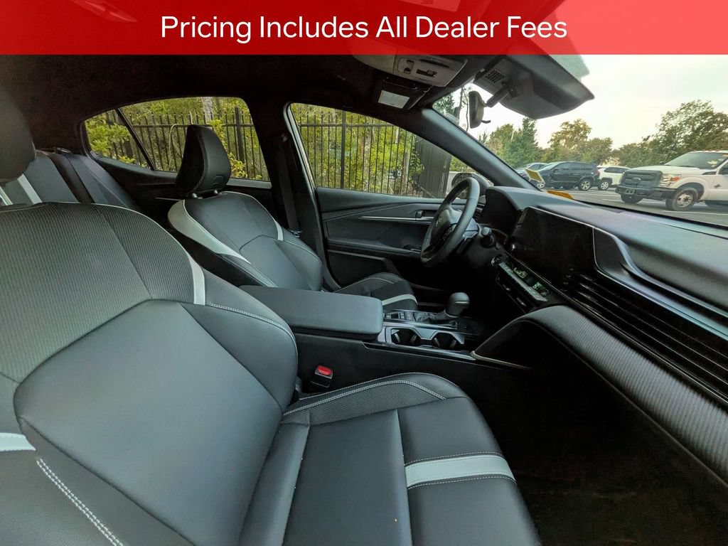 Used 2026 Toyota Camry SE FWD image 10