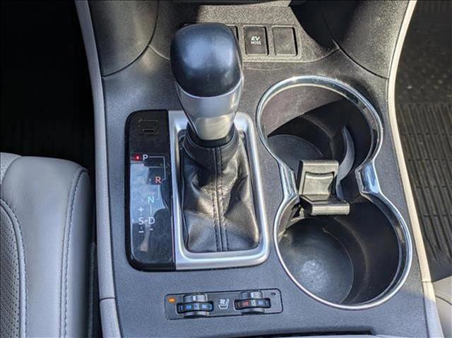 Used 2019 Toyota Highlander Limited image 13