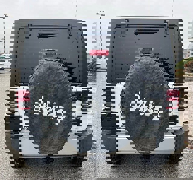 Certified 2018 Jeep Wrangler Unlimited Sahara w/ Connectivity Group image 7