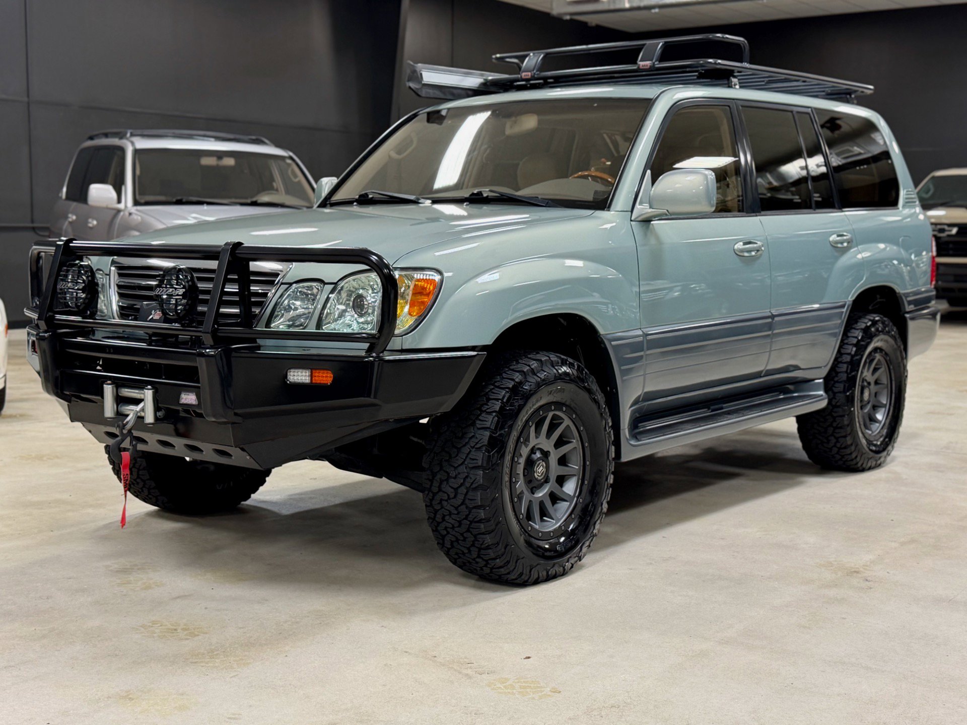 Used 2003 Lexus LX 470 4WD image 2